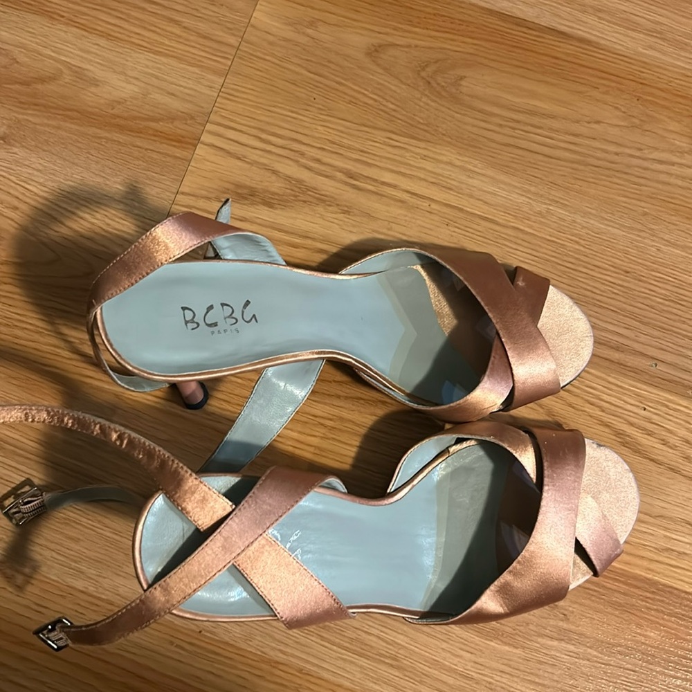 BCBG satin sandals in pink color; size 11/41